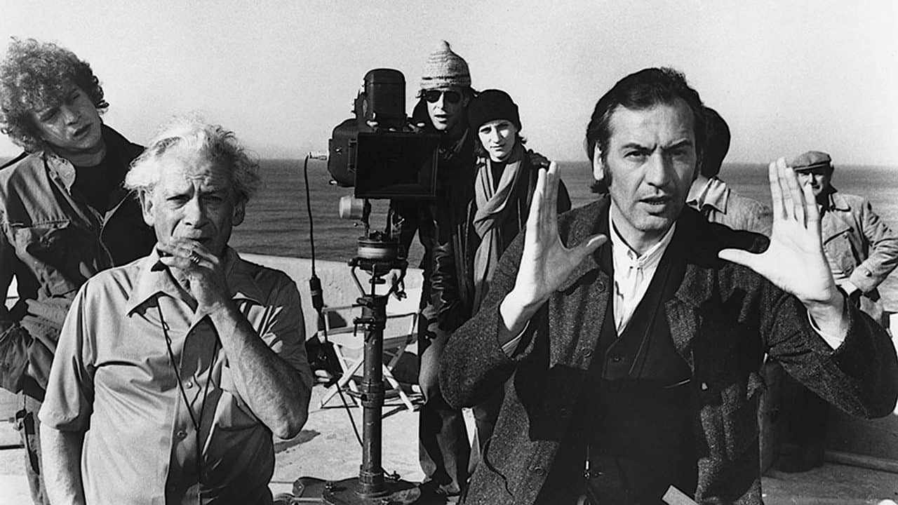 El equipo "falso" rueda la película mientras es filmado rodando