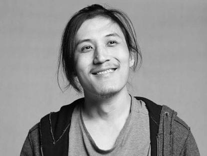 Retrato del artista sonriente