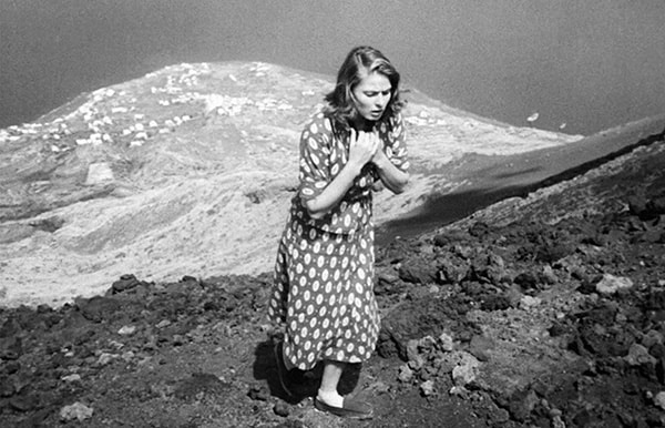 La protagonista siente la asfixia del volcán a medida que sube a su cumbre