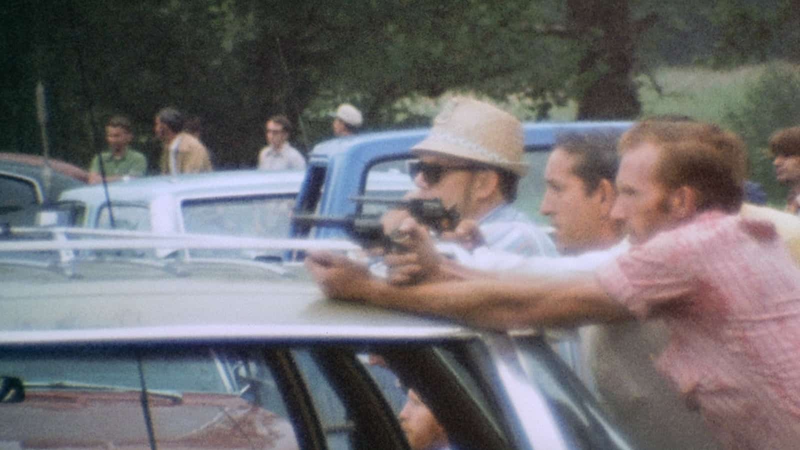 Los policías de paisano apuntan a los huelguistas