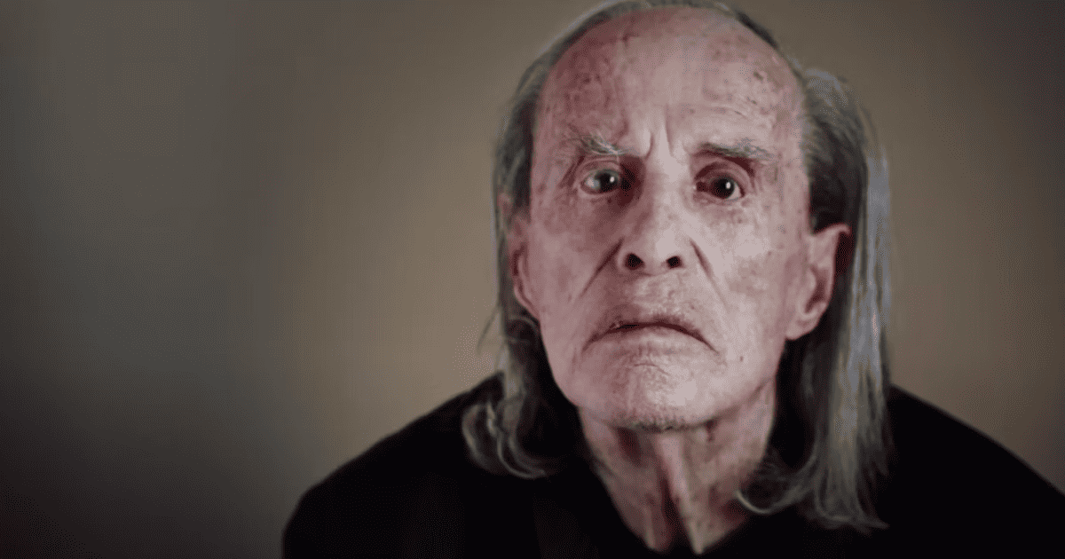 El artista al final de su vida con el pelo largo y gris