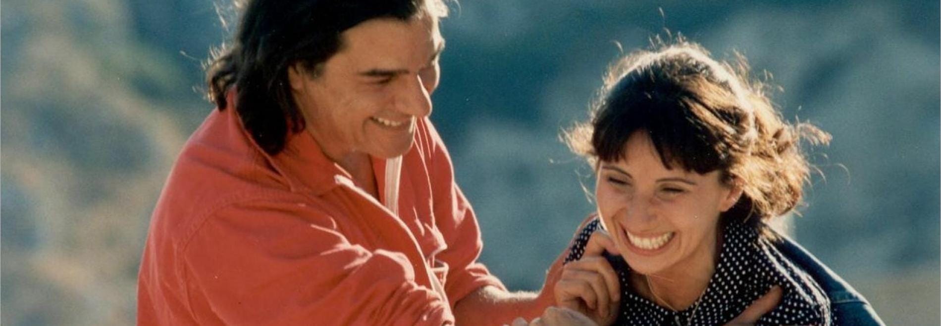 Los protagonistas ríen mientras descubren el amor en un barrio de Marsella